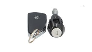 Gebruikte Set Cilindersloten (compleet) Volkswagen Golf VIII (CD1) 1.0 eTSI 12V Prijs € 175,00 Margeregeling aangeboden door Automaterialen Ronald Morien B.V.