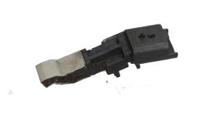 Gebruikte BDP Sensor Peugeot 208 I (CA/CC/CK/CL) 1.2 Vti 12V PureTech 82 Prijs € 10,00 Margeregeling aangeboden door Automaterialen Ronald Morien B.V.