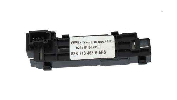 Gebruikte Display Interieur Audi Q3 (F3B) 2.0 40 TFSI 16V Quattro Prijs € 39,00 Margeregeling aangeboden door Automaterialen Ronald Morien B.V.