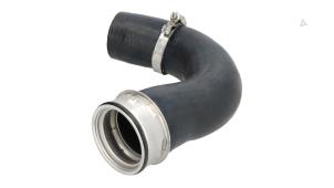 Gebruikte Intercooler Slang Volkswagen Golf VI Cabrio (1K) 1.6 TDI 16V BlueMotion Prijs € 25,00 Margeregeling aangeboden door Automaterialen Ronald Morien B.V.