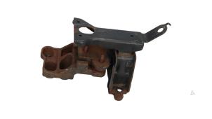 Gebruikte Motorsteun Peugeot 107 1.0 12V Prijs € 39,00 Margeregeling aangeboden door Automaterialen Ronald Morien B.V.