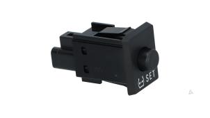 Gebruikte Bandenspanning schakelaar Toyota Yaris III (P13) 1.5 16V Hybrid Prijs € 10,00 Margeregeling aangeboden door Automaterialen Ronald Morien B.V.