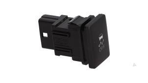 Gebruikte Schakelaar ESP Toyota Yaris III (P13) 1.5 16V Hybrid Prijs € 10,00 Margeregeling aangeboden door Automaterialen Ronald Morien B.V.