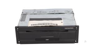 Gebruikte Module Navigatie Volkswagen Phaeton (3D) 6.0 W12 48V 4Motion Prijs € 125,00 Margeregeling aangeboden door Automaterialen Ronald Morien B.V.