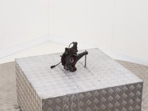 Gebruikte Fusee rechts-voor Ford B-Max (JK8) 1.0 EcoBoost 12V 100 Prijs € 25,00 Margeregeling aangeboden door Automaterialen Ronald Morien B.V.