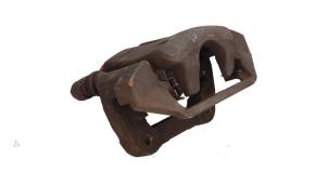 Gebruikte Remklauw (Tang) rechts-achter Volvo V60 I (FW/GW) 2.4 D6 20V AWD Twin Engine Plug-in Hybrid Prijs € 35,00 Margeregeling aangeboden door Automaterialen Ronald Morien B.V.