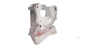 Gebruikte Dynamosteun boven Volkswagen Transporter T6 2.0 TDI 150 4Motion Prijs € 60,50 Inclusief btw aangeboden door Automaterialen Ronald Morien B.V.