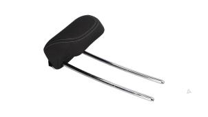 Gebruikte Hoofdsteun Ford Fiesta 7 1.5 TDCi 85 Prijs € 25,00 Margeregeling aangeboden door Automaterialen Ronald Morien B.V.