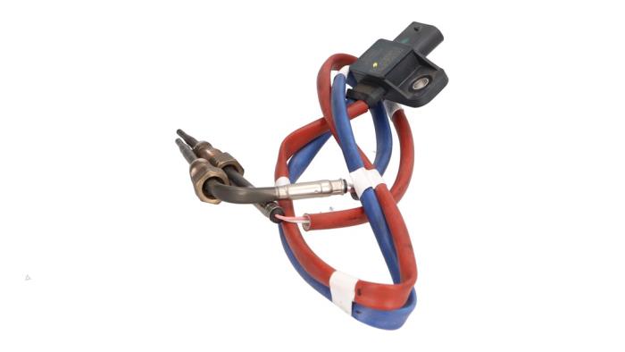 Gebruikte Uitlaat temperatuursensor Renault Megane IV Grand Coupe (RFBL) 1.3 TCE 115 16V Prijs € 75,00 Margeregeling aangeboden door Automaterialen Ronald Morien B.V.