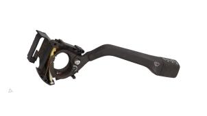 Gebruikte Ruitenwis Schakelaar Volkswagen Golf II (19E) 1.8i Prijs € 15,00 Margeregeling aangeboden door Automaterialen Ronald Morien B.V.