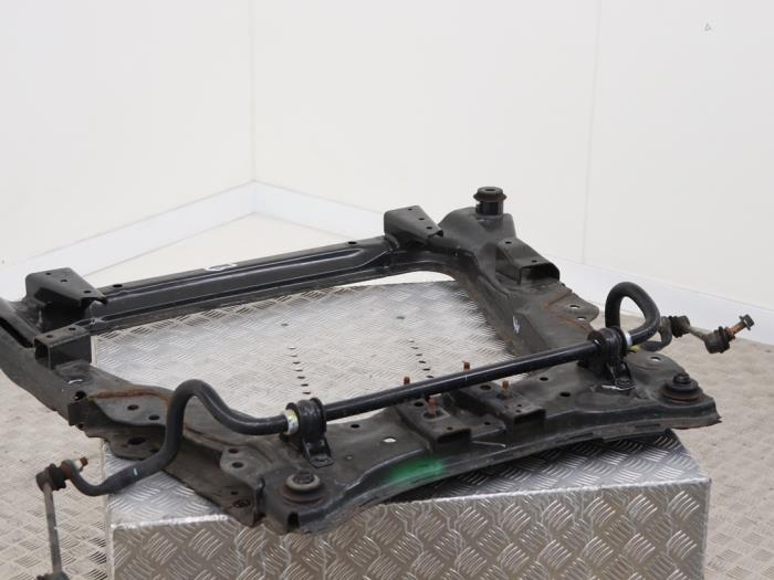 Gebruikte Subframe Nissan Leaf (ZE1) 39/40kWh Prijs € 295,00 Inclusief btw aangeboden door Automaterialen Ronald Morien B.V.