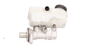 Gebruikte Hoofdremcilinder Renault Clio IV (5R) 0.9 Energy TCE 90 12V Prijs € 35,00 Margeregeling aangeboden door Automaterialen Ronald Morien B.V.