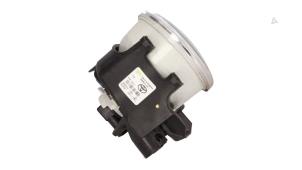 Gebruikte Mistlamp links-voor Peugeot 108 1.0 12V VVT-i Prijs € 25,00 Margeregeling aangeboden door Automaterialen Ronald Morien B.V.