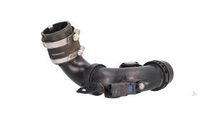 Gebruikte Intercooler Buis Peugeot 308 SW (L4/L9/LC/LJ/LR) 1.2 12V e-THP PureTech 110 Prijs € 19,00 Inclusief btw aangeboden door Automaterialen Ronald Morien B.V.