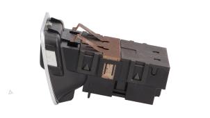 Gebruikte Handrem schakelaar Mercedes S AMG (C217) 5.5 S-63 AMG V8 32V Biturbo 4-Matic Prijs € 25,00 Margeregeling aangeboden door Automaterialen Ronald Morien B.V.