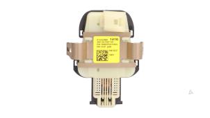 Gebruikte Regensensor Mercedes S AMG (C217) 5.5 S-63 AMG V8 32V Biturbo 4-Matic Prijs € 45,00 Margeregeling aangeboden door Automaterialen Ronald Morien B.V.