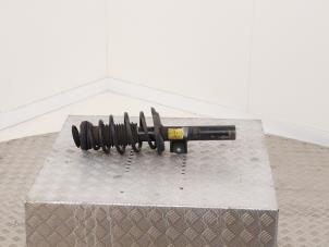 Gebruikte Schokdemperpoot links-voor Opel Astra J GTC (PD2/PF2) 2.0 CDTI 16V ecoFLEX Prijs € 35,00 Margeregeling aangeboden door Automaterialen Ronald Morien B.V.