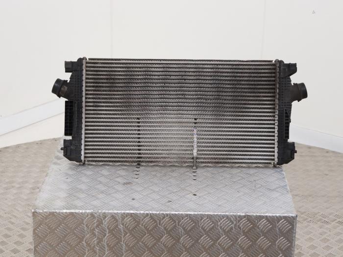 Gebruikte Intercooler Opel Astra J GTC (PD2/PF2) 2.0 CDTI 16V ecoFLEX Prijs € 45,00 Margeregeling aangeboden door Automaterialen Ronald Morien B.V.