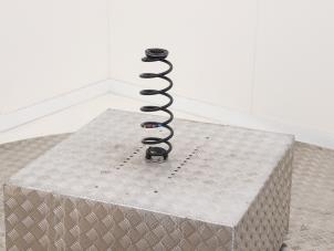 Gebruikte Veerschroef achter Peugeot 208 II (UB/UH/UP) e-208 50 kWh Prijs € 48,99 Inclusief btw aangeboden door Automaterialen Ronald Morien B.V.