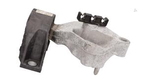 Gebruikte Motorrubber Renault Clio IV (5R) 0.9 Energy TCE 90 12V Prijs € 35,00 Margeregeling aangeboden door Automaterialen Ronald Morien B.V.