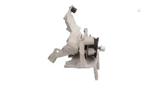 Gebruikte Versnellingsbak Steun Renault Clio IV (5R) 0.9 Energy TCE 90 12V Prijs € 25,00 Margeregeling aangeboden door Automaterialen Ronald Morien B.V.