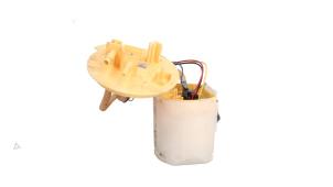 Gebruikte Tank element Pomp Mercedes B (W247) 2.0 B-200d Prijs € 145,00 Margeregeling aangeboden door Automaterialen Ronald Morien B.V.