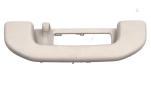 Gebruikte Handgreep Mercedes B (W247) 2.0 B-200d Prijs € 15,00 Margeregeling aangeboden door Automaterialen Ronald Morien B.V.