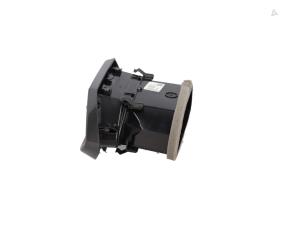 Gebruikte Luchtrooster Dashboard Cupra Formentor 2.5 VZ5 16V 4Drive Prijs € 25,00 Margeregeling aangeboden door Automaterialen Ronald Morien B.V.