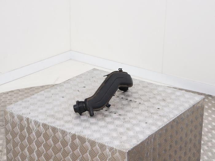 Gebruikte Intercooler Buis Volkswagen Golf VIII (CD1) 1.5 TSI 16V Prijs € 25,00 Margeregeling aangeboden door Automaterialen Ronald Morien B.V.