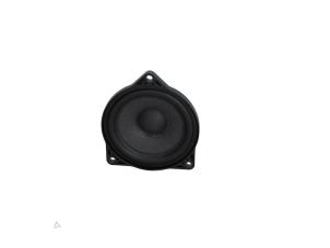 Gebruikte Luidspreker Tesla Model 3 Long Range, Performance AWD Prijs € 34,99 Inclusief btw aangeboden door Automaterialen Ronald Morien B.V.