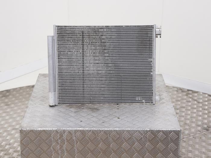 Gebruikte Airco Condensor Renault Megane IV (RFBB) 1.3 TCe 140 16V Prijs € 125,00 Margeregeling aangeboden door Automaterialen Ronald Morien B.V.