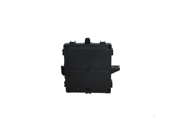 Gebruikte Computer Body Control Renault Megane IV (RFBB) 1.3 TCe 140 16V Prijs € 125,00 Margeregeling aangeboden door Automaterialen Ronald Morien B.V.