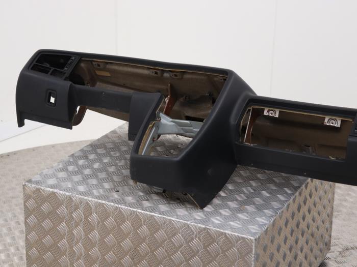 Gebruikte Dashboard Volkswagen Corrado 2.9 VR6 Prijs € 75,00 Margeregeling aangeboden door Automaterialen Ronald Morien B.V.