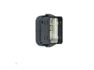 Gebruikte Schakelaar Koplamp Ihv Volkswagen Crafter 2.5 TDI 30/32/35/46/50 Prijs € 14,99 Inclusief btw aangeboden door Automaterialen Ronald Morien B.V.