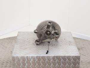 Gebruikte Fusee rechts-achter Tesla Model 3 Long Range 72kWh Prijs € 175,00 Inclusief btw aangeboden door Automaterialen Ronald Morien B.V.