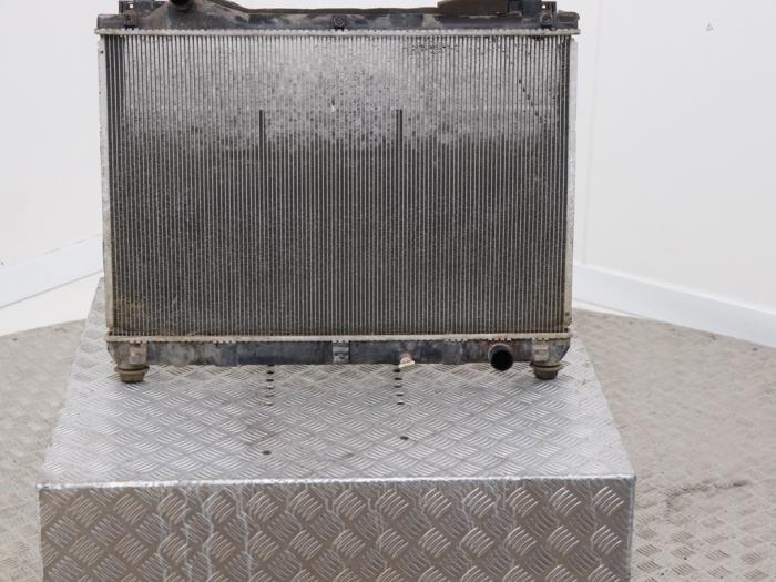 Gebruikte Radiateur Suzuki Grand Vitara II (JT) 1.6 16V Prijs € 30,00 Margeregeling aangeboden door Automaterialen Ronald Morien B.V.