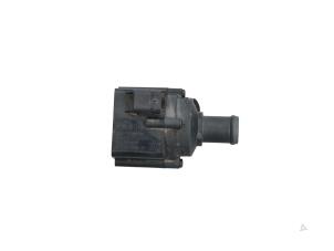 Gebruikte Extra waterpomp Audi Q7 (4MB/4MG) 3.0 TDI V6 24V e-tron plug-in hybrid Prijs € 29,00 Margeregeling aangeboden door Automaterialen Ronald Morien B.V.