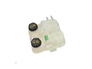 Gebruikte Expansievat Ford Kuga III (DFK) 2.5 PHEV 16V Prijs € 25,00 Margeregeling aangeboden door Automaterialen Ronald Morien B.V.