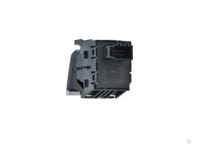 Gebruikte Handrem schakelaar Audi Q7 (4MB/4MG) 3.0 TDI V6 24V e-tron plug-in hybrid Prijs € 19,00 Margeregeling aangeboden door Automaterialen Ronald Morien B.V.