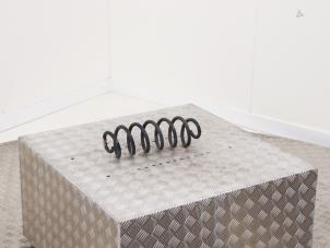 Gebruikte Veerschroef achter Ford Kuga III (DFK) 2.5 PHEV 16V Prijs € 35,00 Margeregeling aangeboden door Automaterialen Ronald Morien B.V.