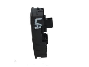 Gebruikte Ruit schakelaar elektrisch Opel Signum (F48) 1.9 CDTI 16V Prijs € 9,95 Margeregeling aangeboden door Automaterialen Ronald Morien B.V.