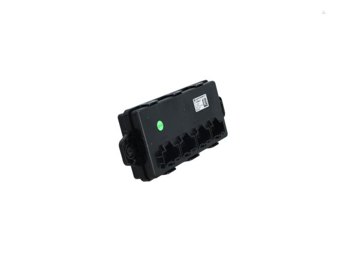 Gebruikte Bodycontrol Module MG MG4 Electric Standard 51 kWh Prijs € 125,00 Margeregeling aangeboden door Automaterialen Ronald Morien B.V.