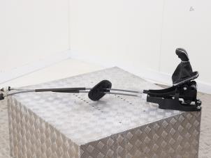 Gebruikte Versnellingspook Opel Astra K Sports Tourer 1.2 Turbo 12V Prijs € 65,00 Margeregeling aangeboden door Automaterialen Ronald Morien B.V.