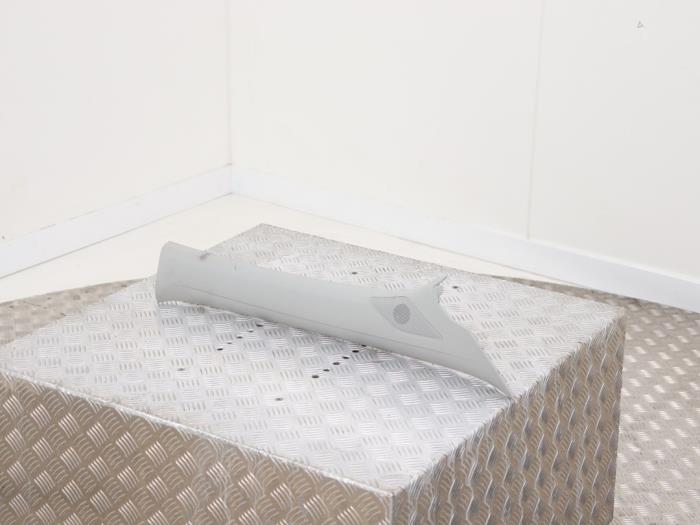 A-stijl Afdekkap links van een MG ZS EV 2020