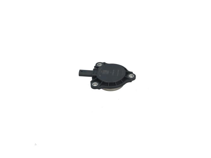 Gebruikte Nokkenas Sensor Mercedes C (W205) C-300 2.0 Turbo 16V Prijs € 25,00 Margeregeling aangeboden door Automaterialen Ronald Morien B.V.