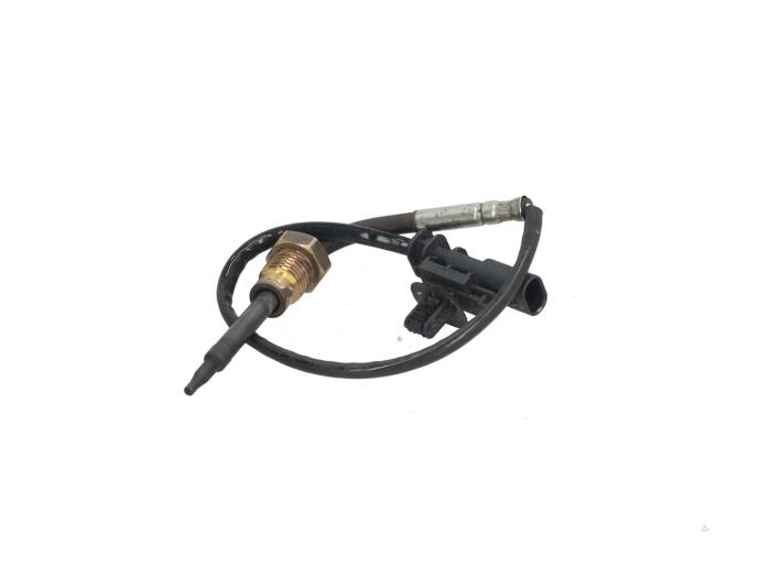 Gebruikte Uitlaat temperatuursensor Opel Combo 1.6 CDTI 16V Prijs € 49,00 Margeregeling aangeboden door Automaterialen Ronald Morien B.V.