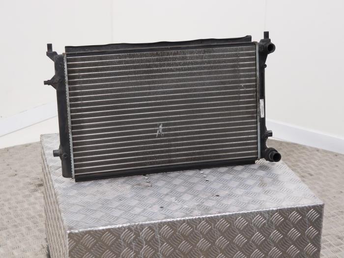 Gebruikte Radiateur Seat Altea XL (5P5) 1.6 Prijs € 25,00 Margeregeling aangeboden door Automaterialen Ronald Morien B.V.