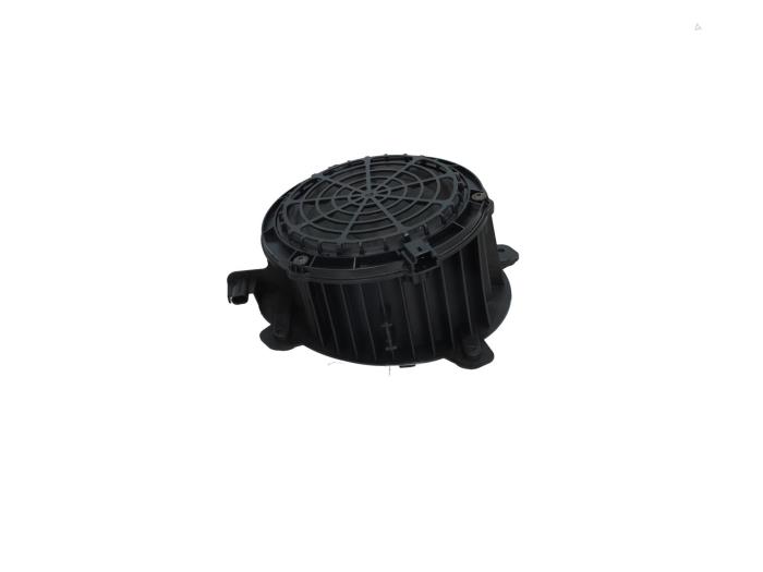 Gebruikte Luidspreker Peugeot 2008 (UD/UK/UR/US/UX) 1.2 VTi 12V PureTech 130 Prijs € 19,00 Inclusief btw aangeboden door Automaterialen Ronald Morien B.V.