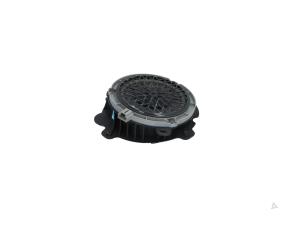 Gebruikte Speaker Peugeot 2008 (UD/UK/UR/US/UX) 1.2 VTi 12V PureTech 130 Prijs € 19,00 Inclusief btw aangeboden door Automaterialen Ronald Morien B.V.