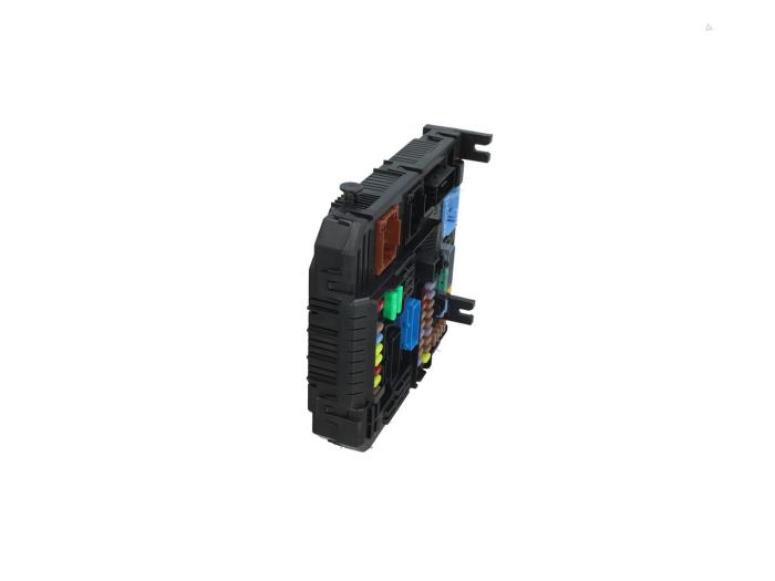Gebruikte Bodycontrol Module Peugeot 2008 (UD/UK/UR/US/UX) 1.2 VTi 12V PureTech 130 Prijs € 95,00 Inclusief btw aangeboden door Automaterialen Ronald Morien B.V.